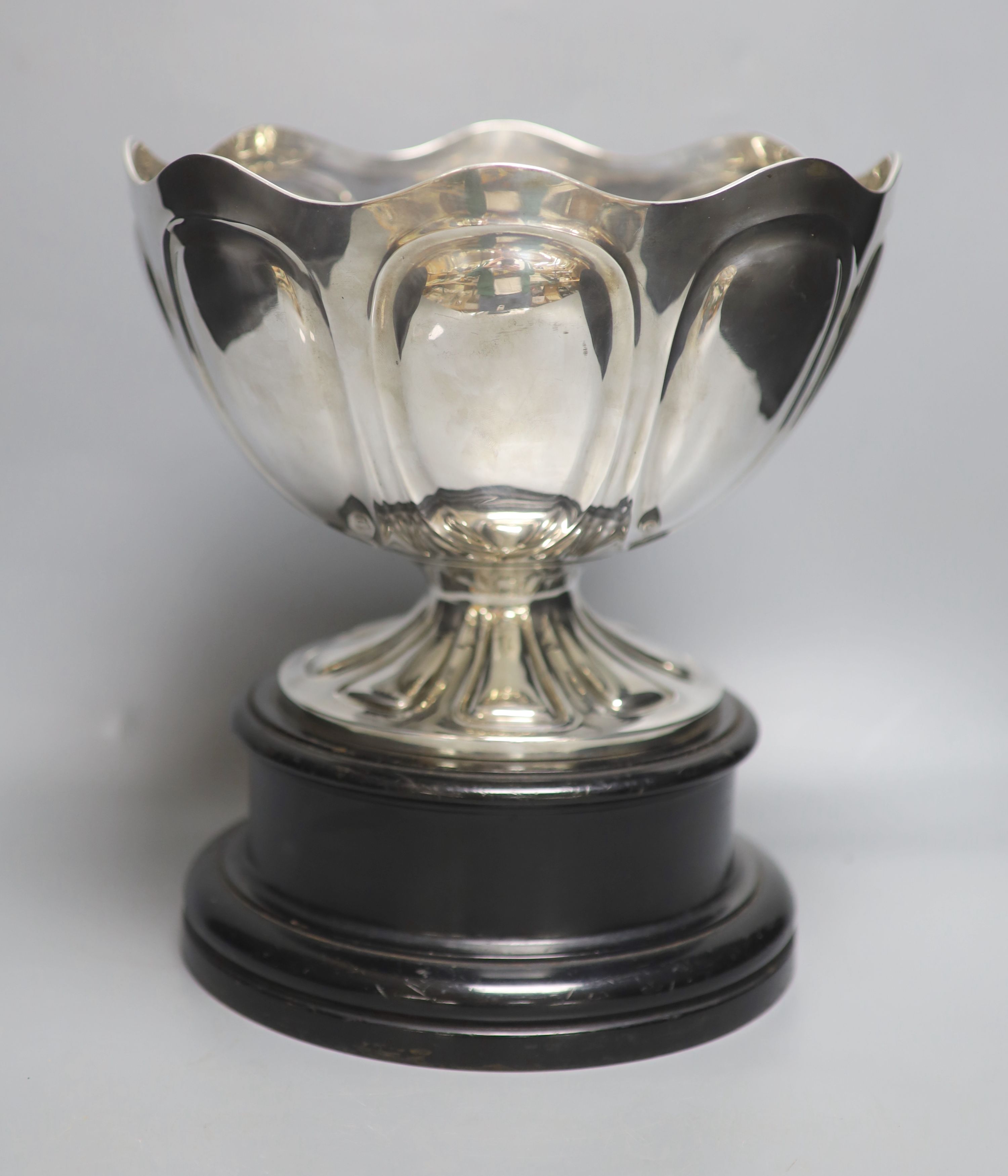 An Edwardian silver pedestal rose bowl, by Elkington & Co, London, 1903, diameter 26.1cm, 29.5oz